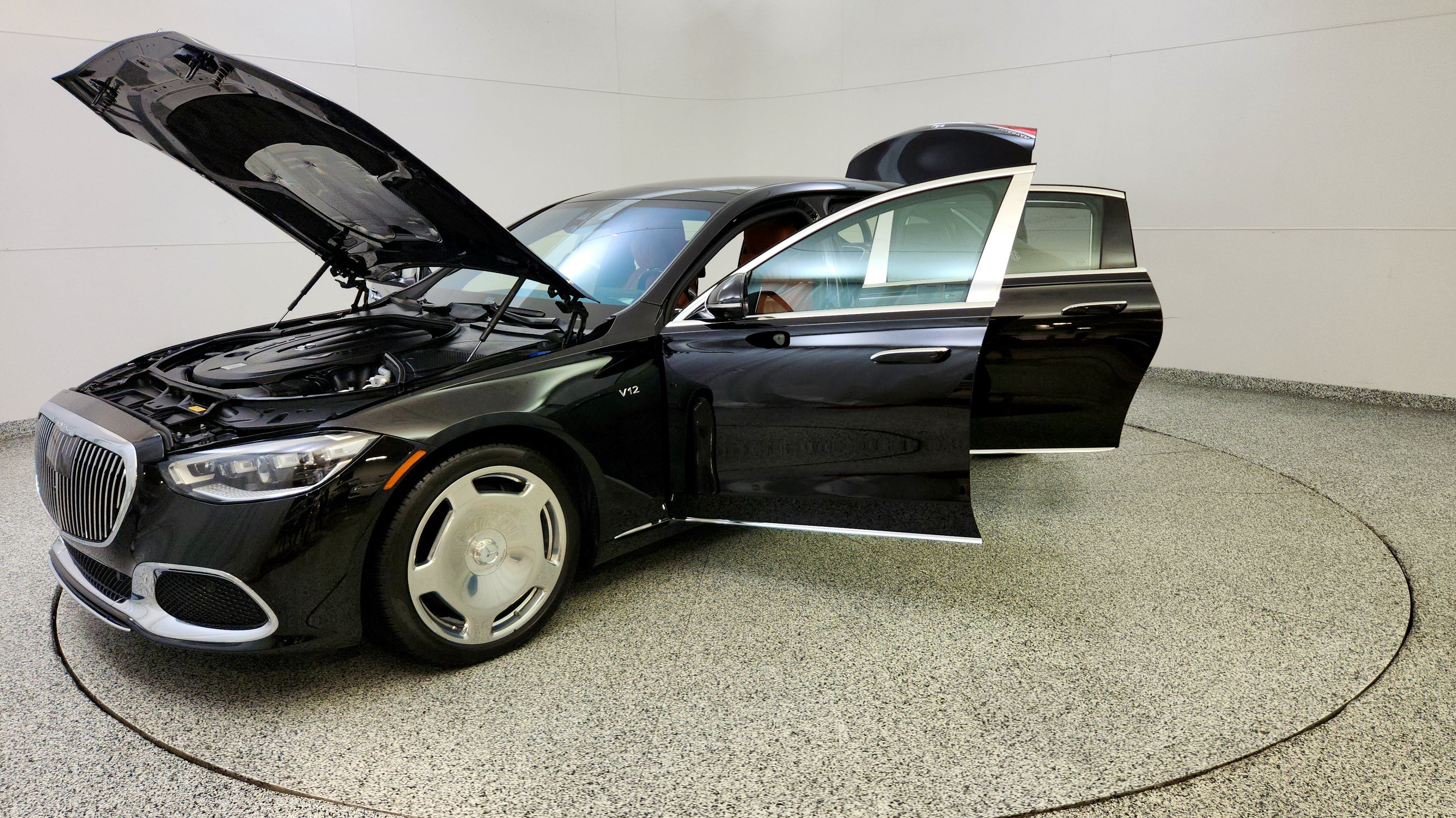 Used 2023 Mercedes-Benz Maybach S 680 4MATIC w/ Manufaktur Leather Package image 10