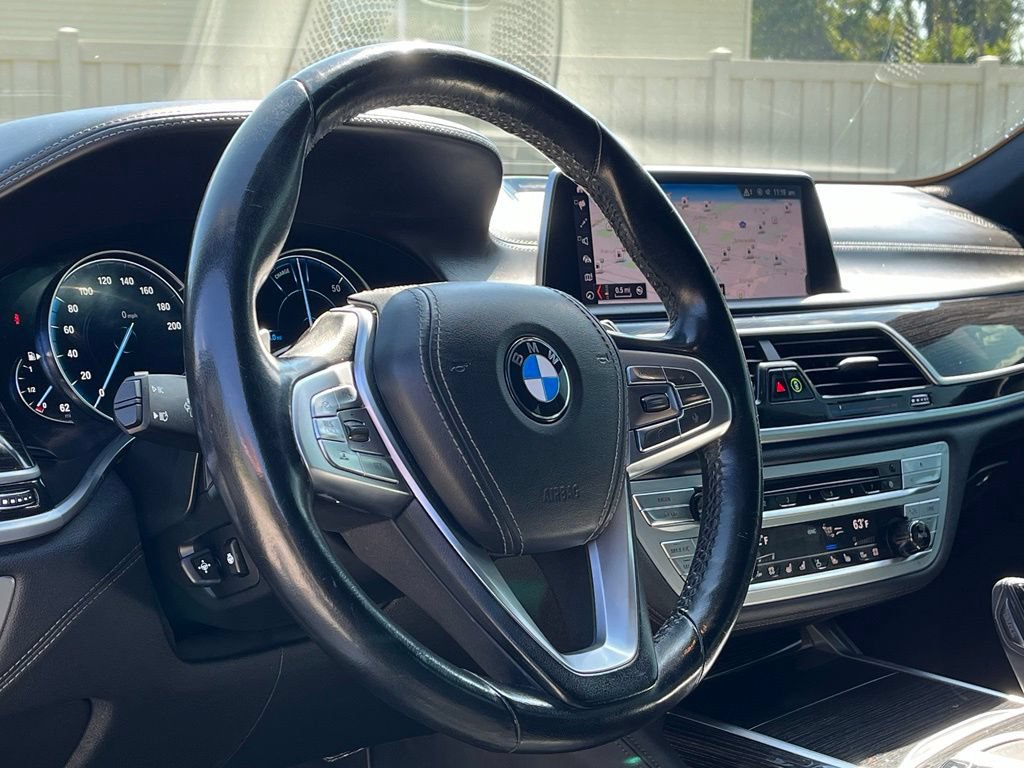 Used 2019 BMW 750i xDrive AWD/4WD image 19