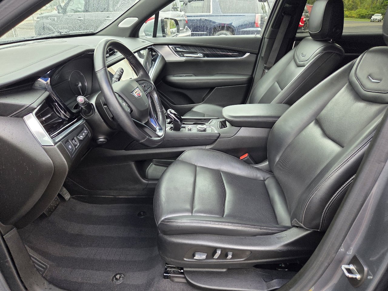 Used 2022 Cadillac XT6 Premium Luxury image 10