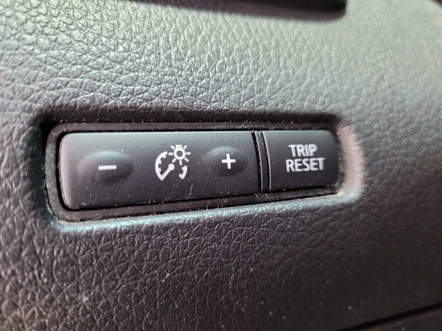 Used 2018 Nissan Rogue S image 33