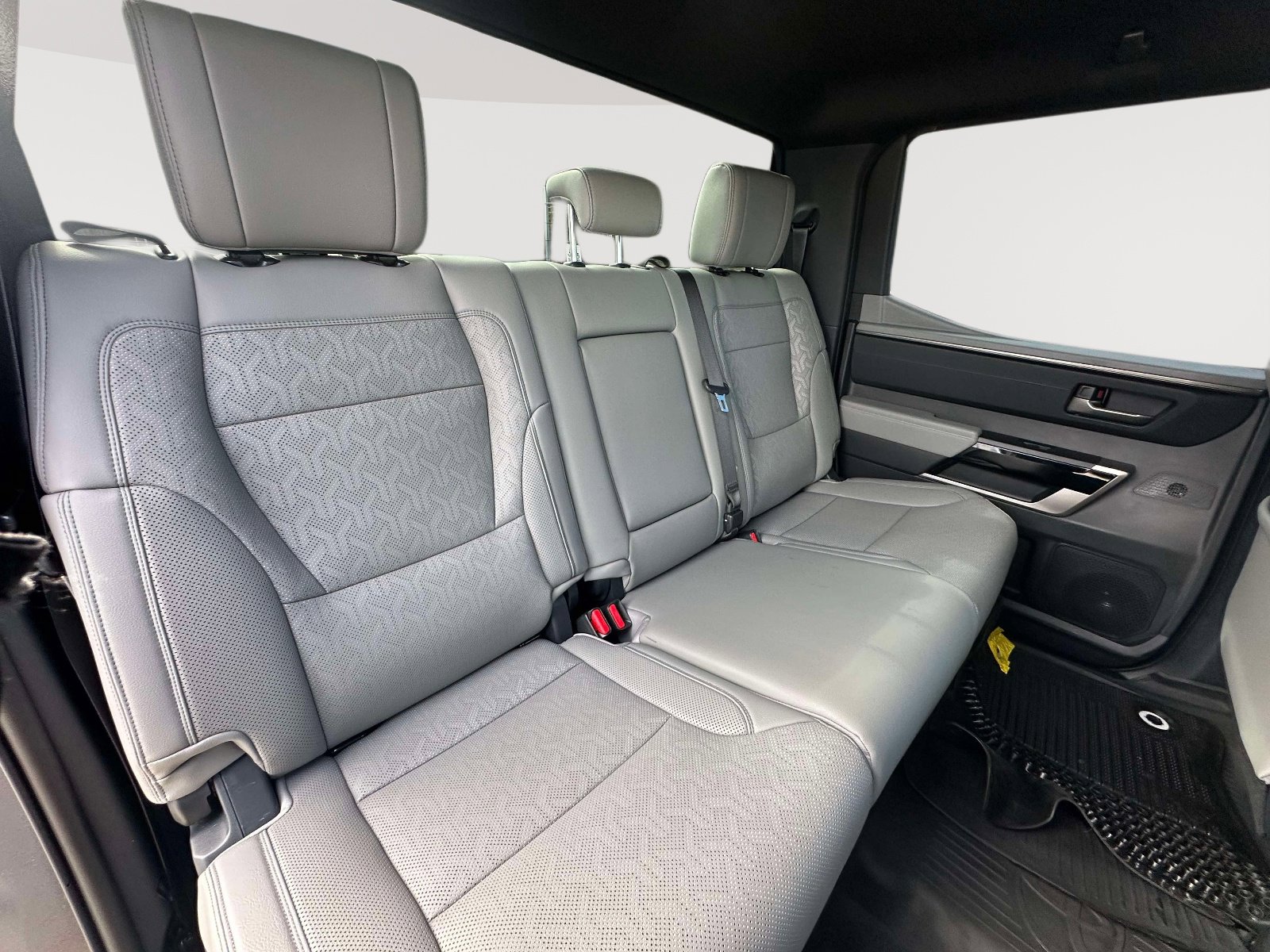 Used 2025 Toyota Tundra Limited image 32