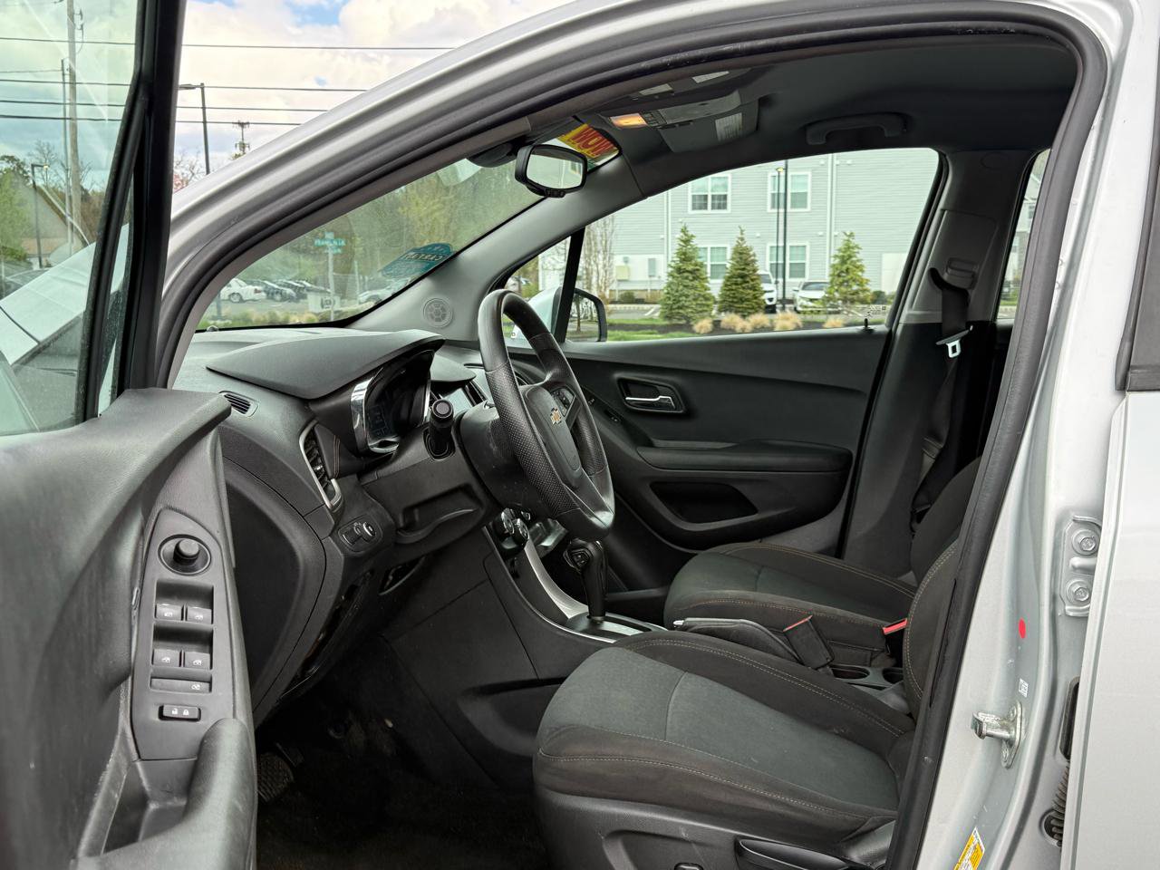 Used 2020 Chevrolet Trax LS FWD image 10