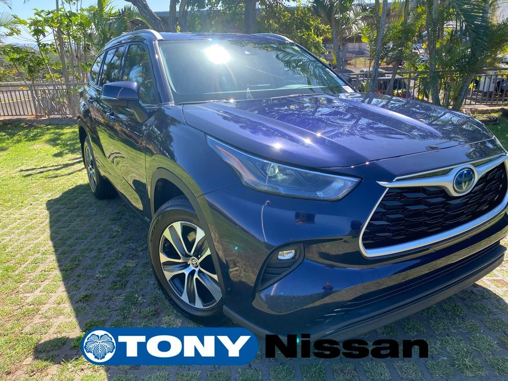 Used 2022 Toyota Highlander XLE image 1