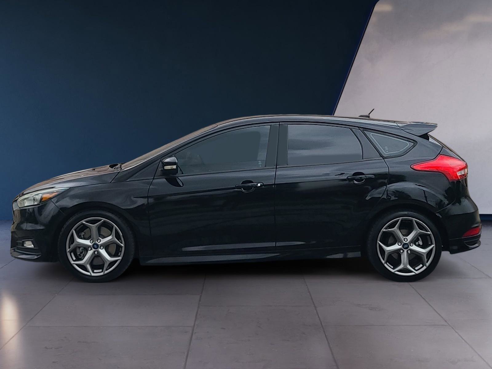 Used 2016 Ford Focus ST FWD image 2