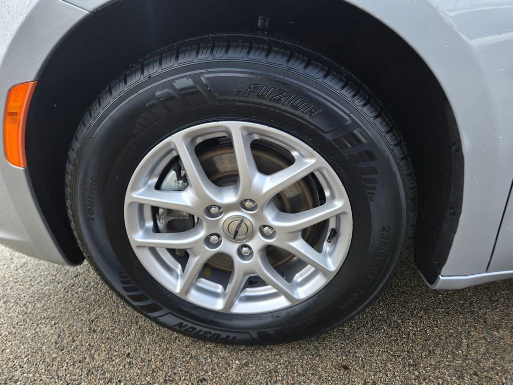 Used 2024 Chrysler Pacifica Touring-L FWD image 47