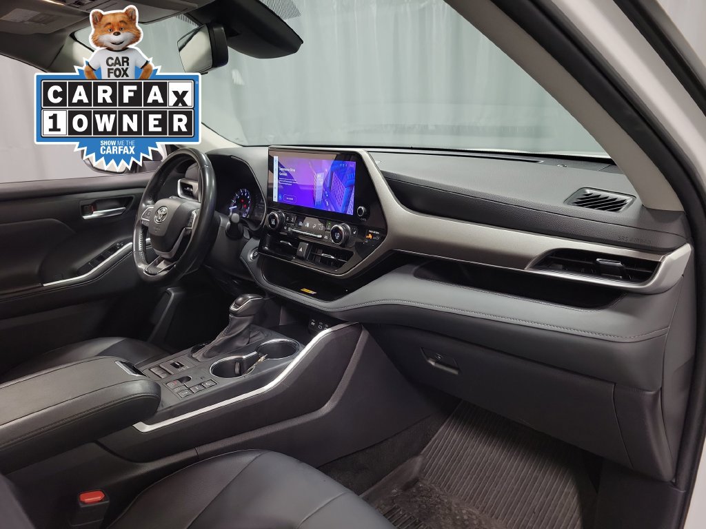 Used 2025 Toyota Highlander XLE AWD/4WD image 31