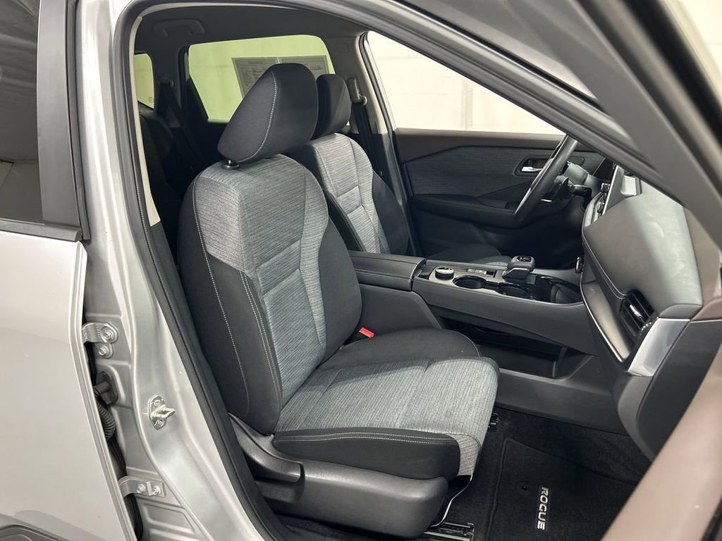 Used 2023 Nissan Rogue SV AWD/4WD image 22