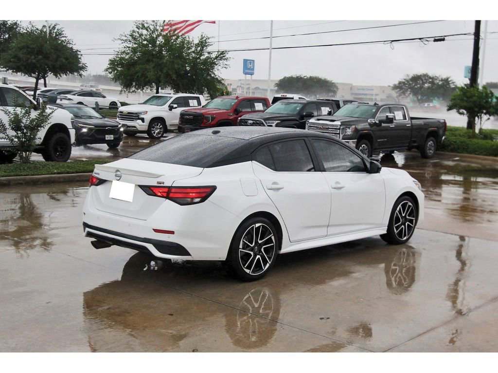 Used 2025 Nissan Sentra SR FWD image 6