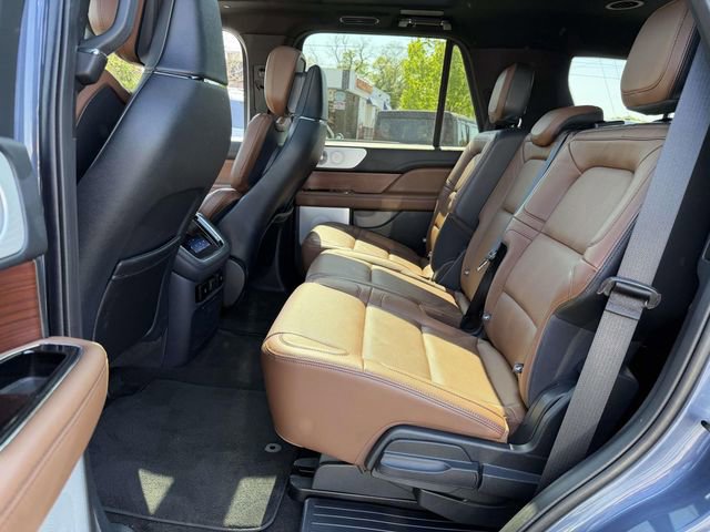 Certified 2023 Lincoln Navigator Reserve AWD/4WD image 11