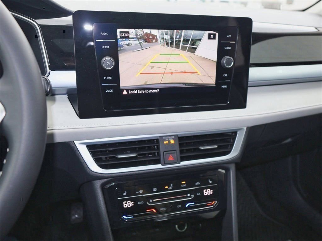 New 2026 Volkswagen Taos SE image 19