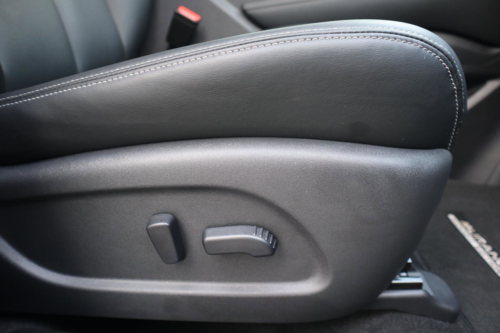 Certified 2024 Nissan Murano SV w/ SV Midnight Edition Package image 48