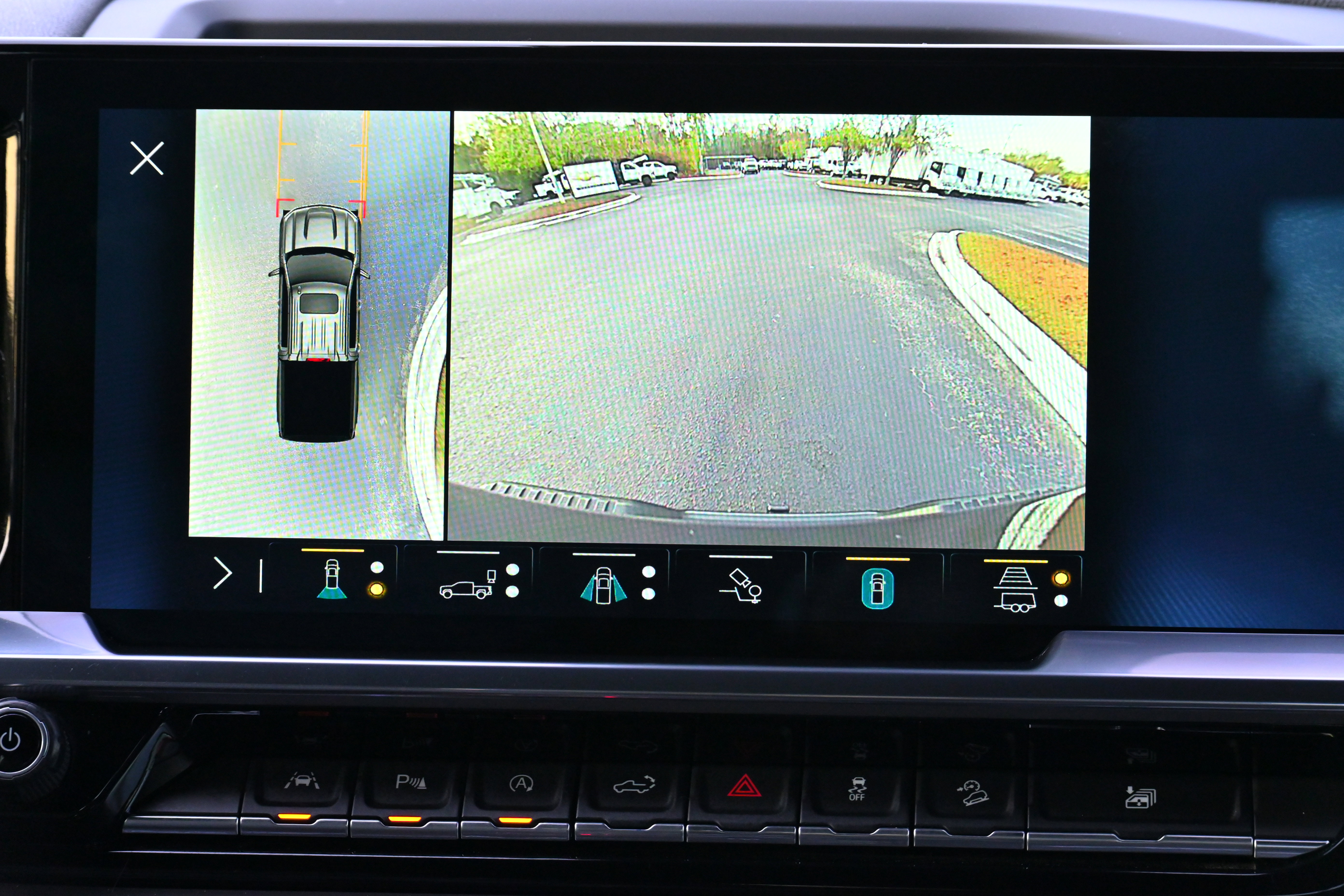 Used 2023 Chevrolet Silverado 1500 High Country w/ Technology Package image 13