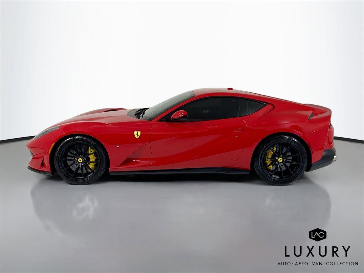 Used 2018 Ferrari 812 Superfast RWD image 9