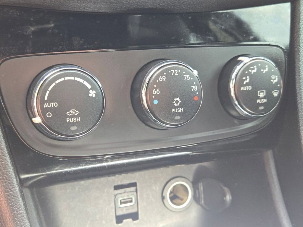 Used 2013 Chrysler 200 Limited w/ Sun/Sound Group FWD image 25