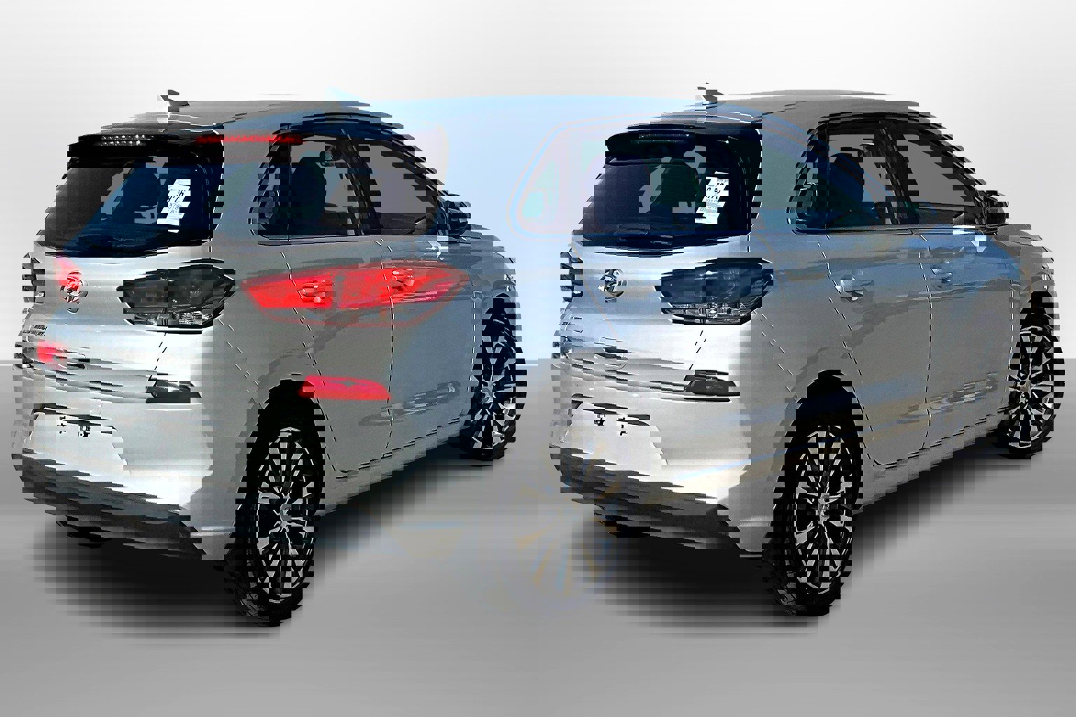 Used 2018 Hyundai Elantra GT image 11