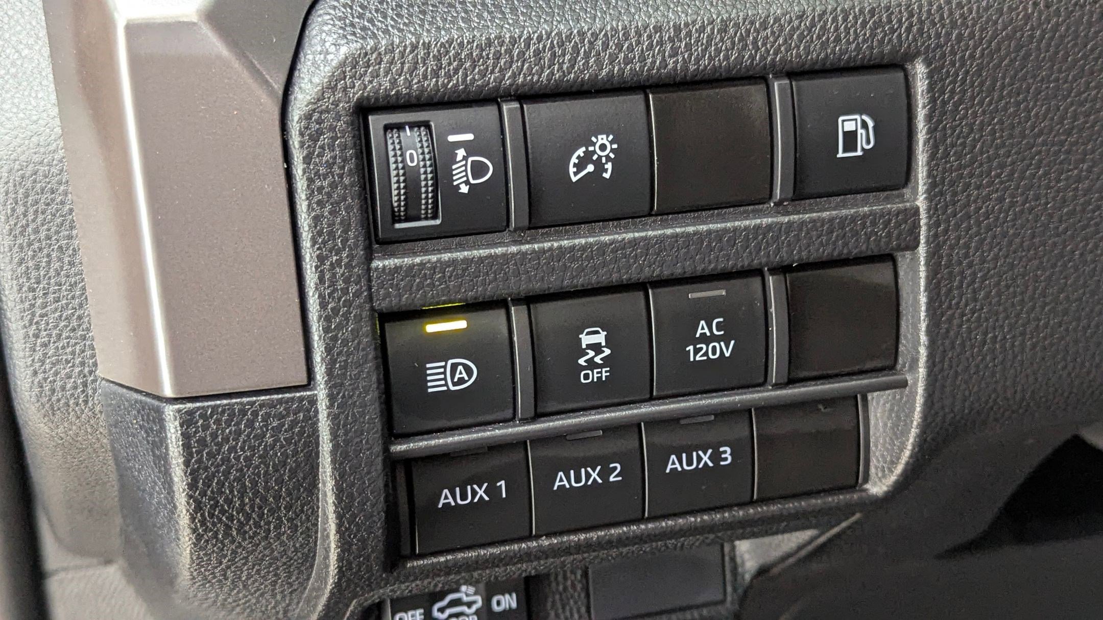 Used 2024 Toyota Tacoma TRD Off-Road image 18