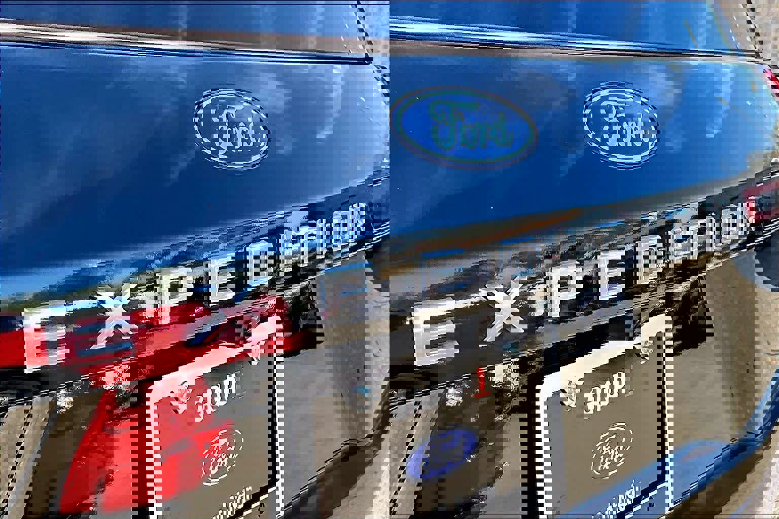 Used 2025 Ford Expedition Platinum image 15