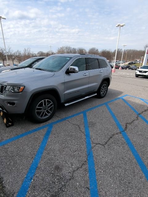 Used 2020 Jeep Grand Cherokee Limited w/ Luxury Group II AWD/4WD image 4