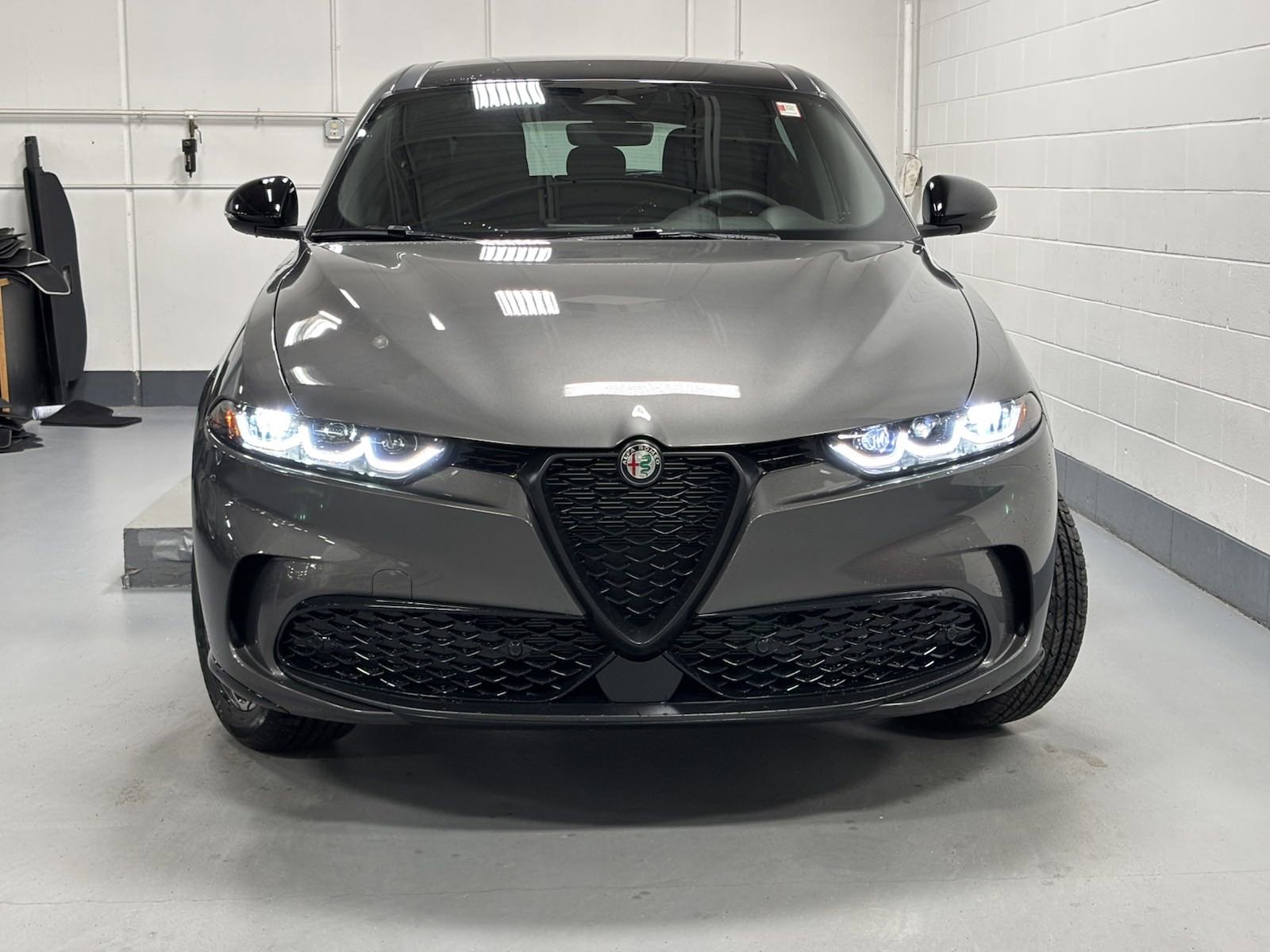 New 2025 Alfa Romeo Tonale w/ Premium Package image 6