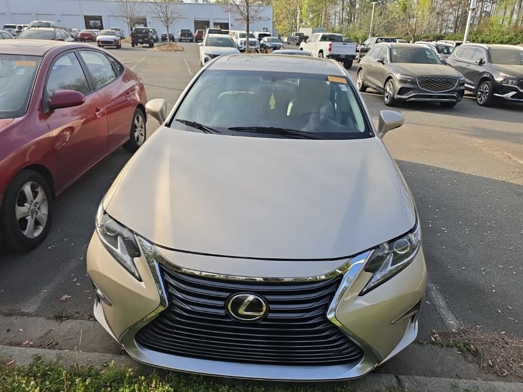 Used 2016 Lexus ES 350 w/ Premium Package w/Wood Trim image 5