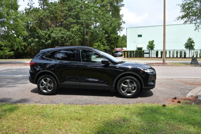 Used 2025 Ford Escape ST-Line Select AWD/4WD image 2