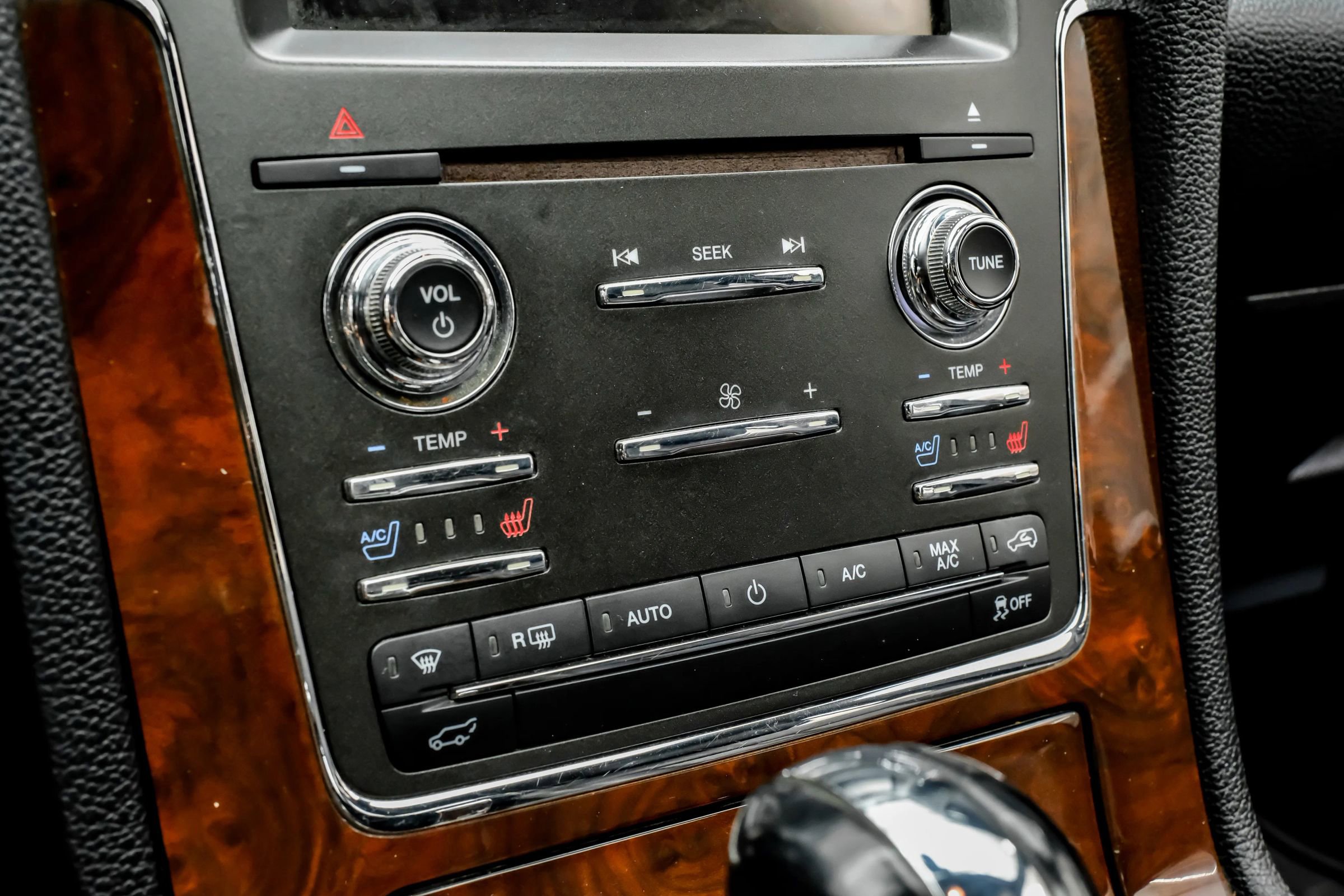 Used 2015 Lincoln Navigator 2WD image 28