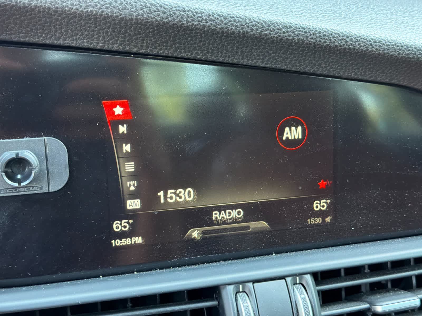 Used 2017 Alfa Romeo Giulia RWD image 16
