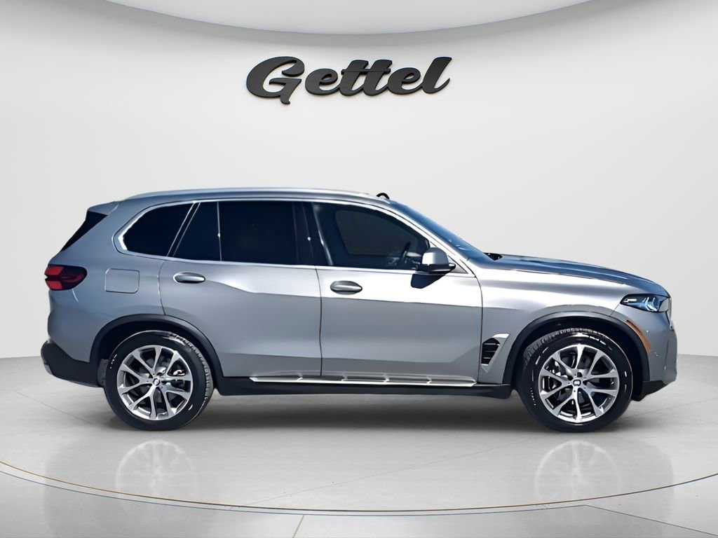 Used 2026 BMW X5 sDrive40i image 9