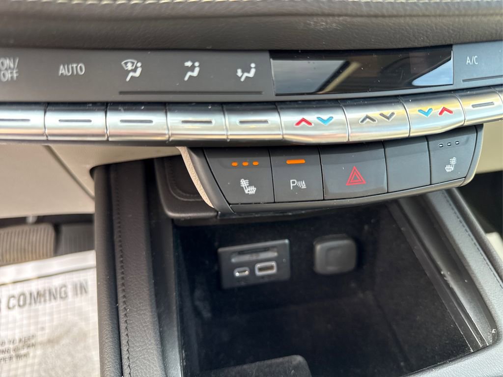 Used 2019 Cadillac XT4 Luxury w/ Cold Weather Package image 33