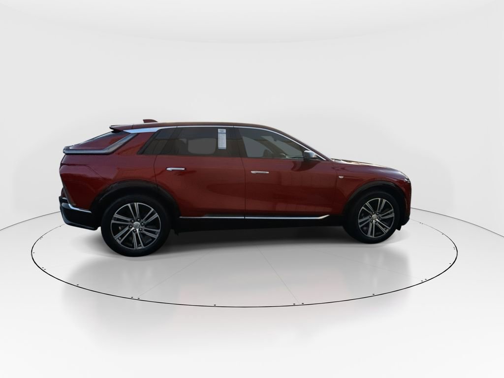 Used 2024 Cadillac Lyriq Luxury image 9