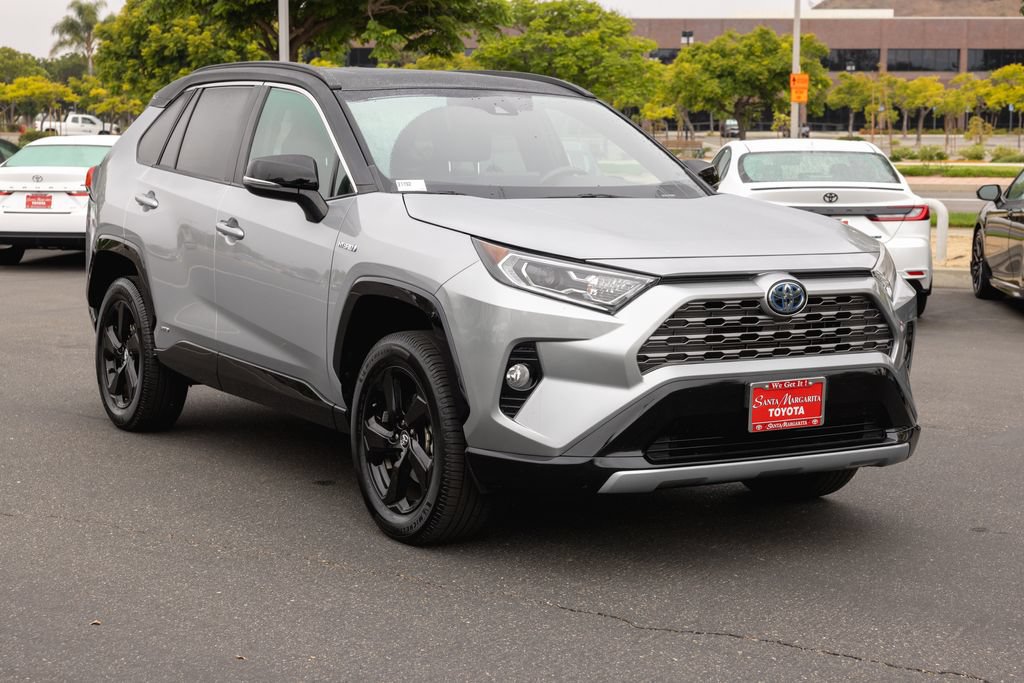 Certified 2020 Toyota RAV4 XSE w/ XSE Grade Weather Package AWD/4WD image 3