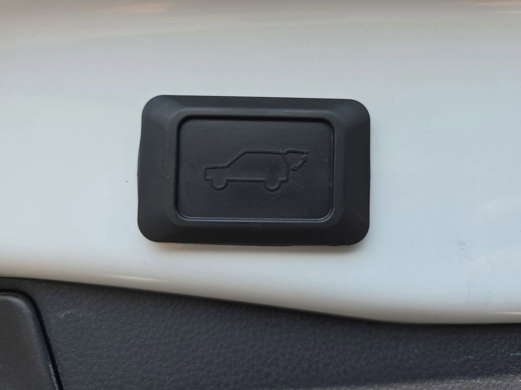 Certified 2022 Toyota RAV4 SE w/ Convenience Package AWD/4WD image 17