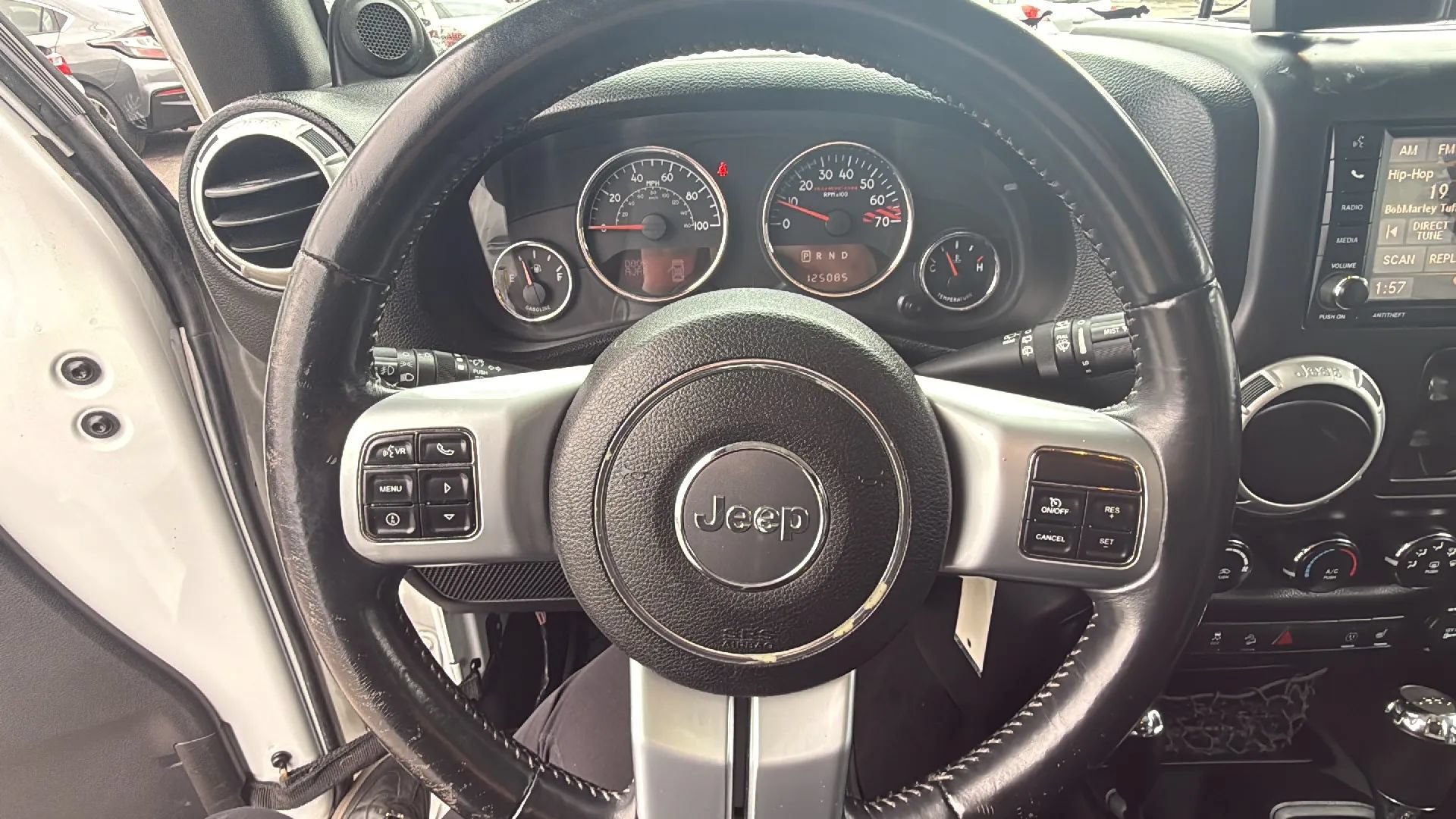 Used 2014 Jeep Wrangler Unlimited Rubicon AWD/4WD image 17