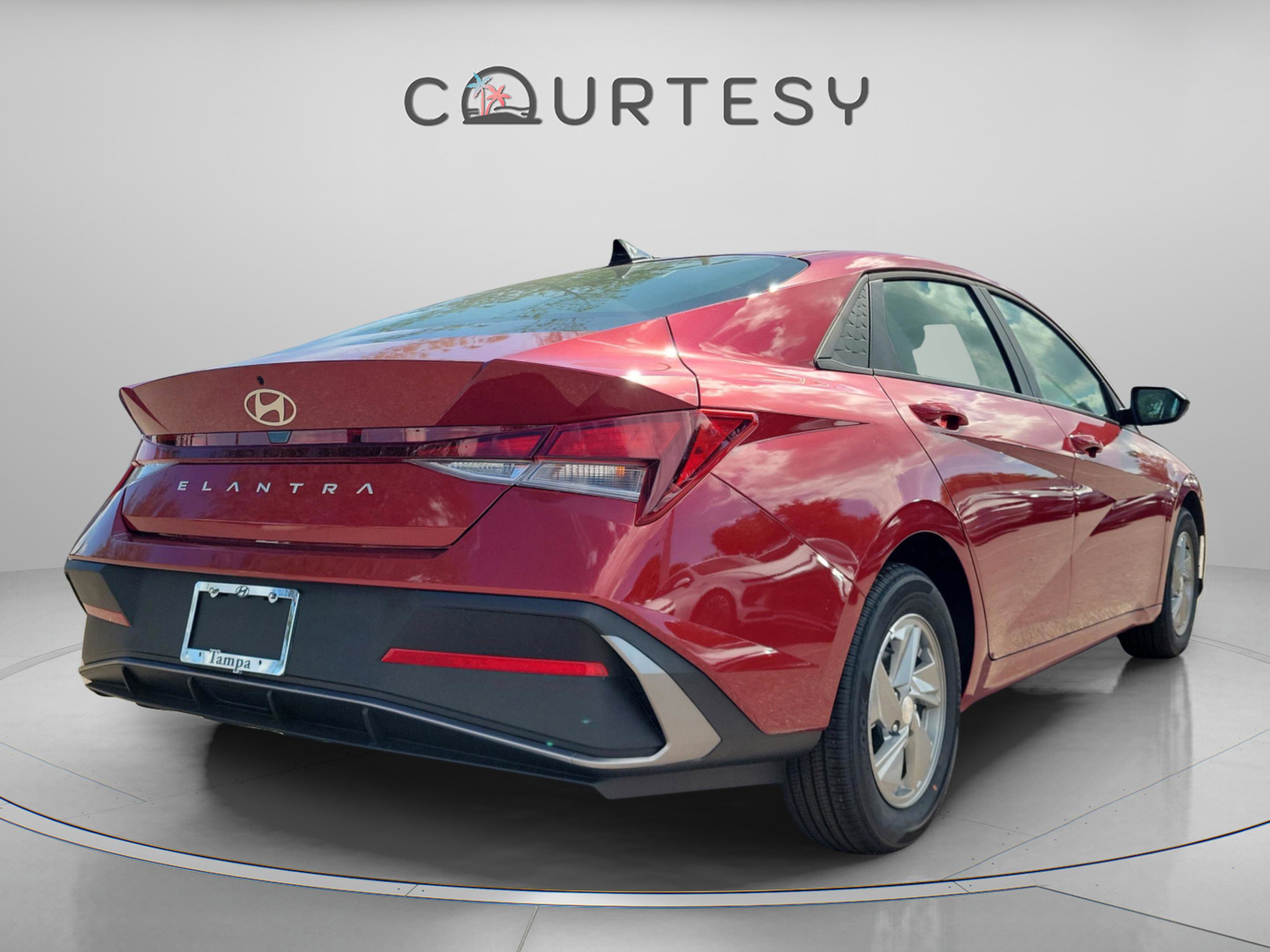 New 2026 Hyundai Elantra SE image 4