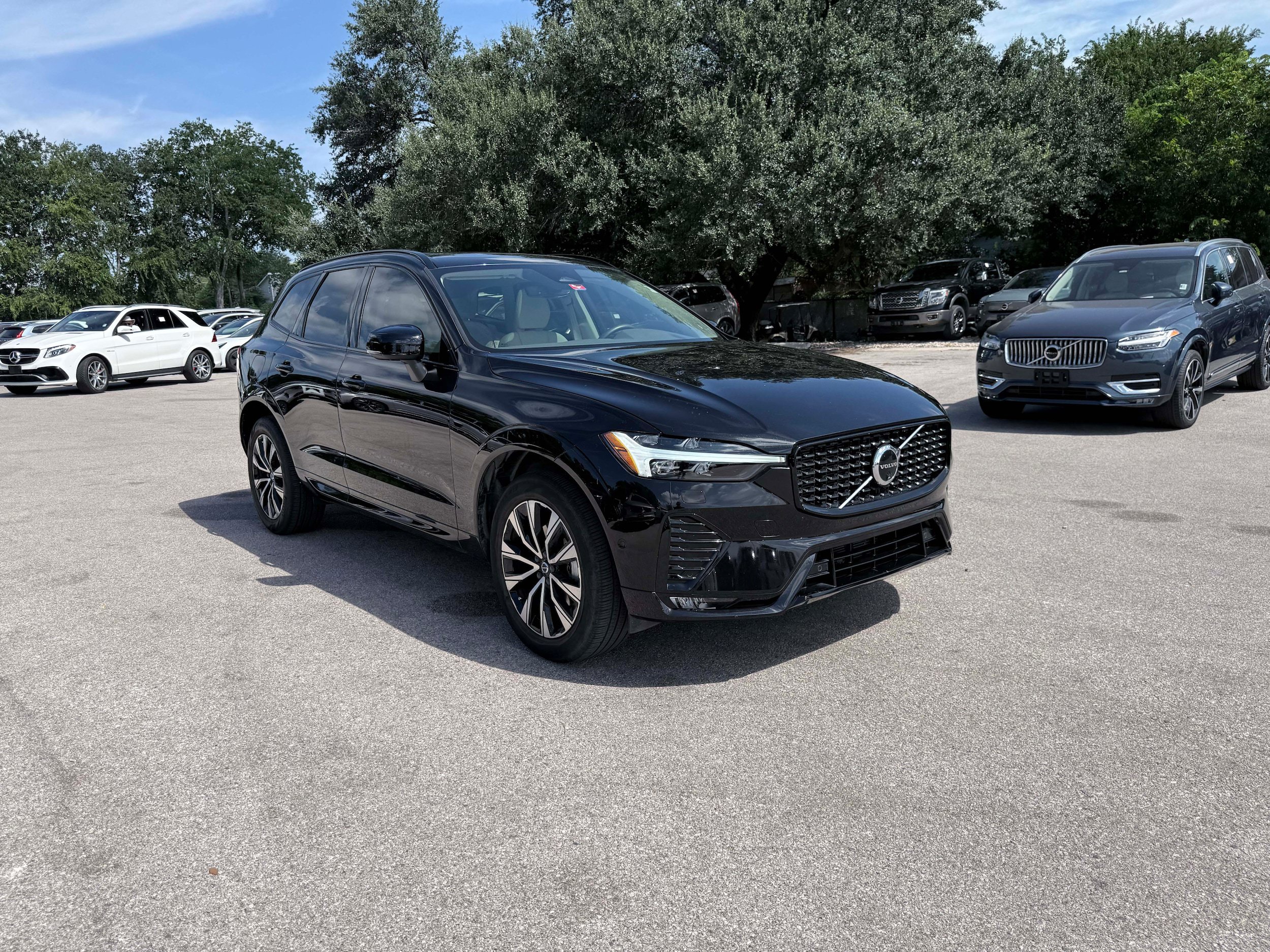 Certified 2024 Volvo XC60 B5 Plus w/ Protection Package Premier AWD/4WD image 7
