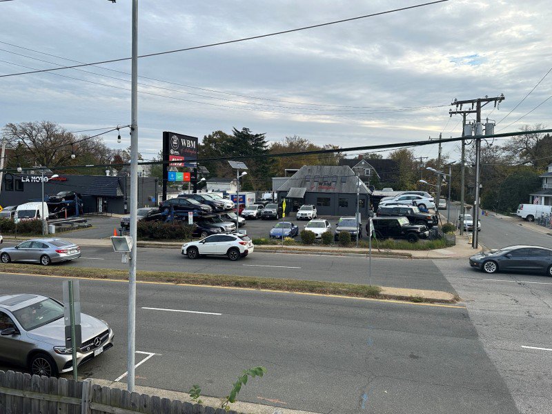 Used 2011 INFINITI G37 Sport w/ Premium Pkg image 4