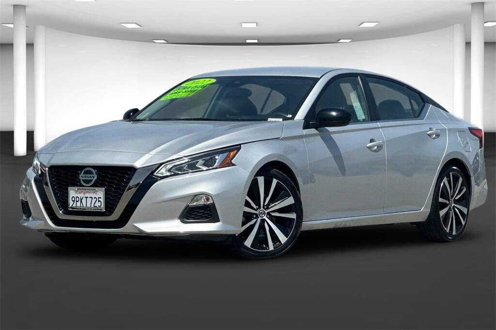 Used 2022 Nissan Altima 2.5 SR video 2