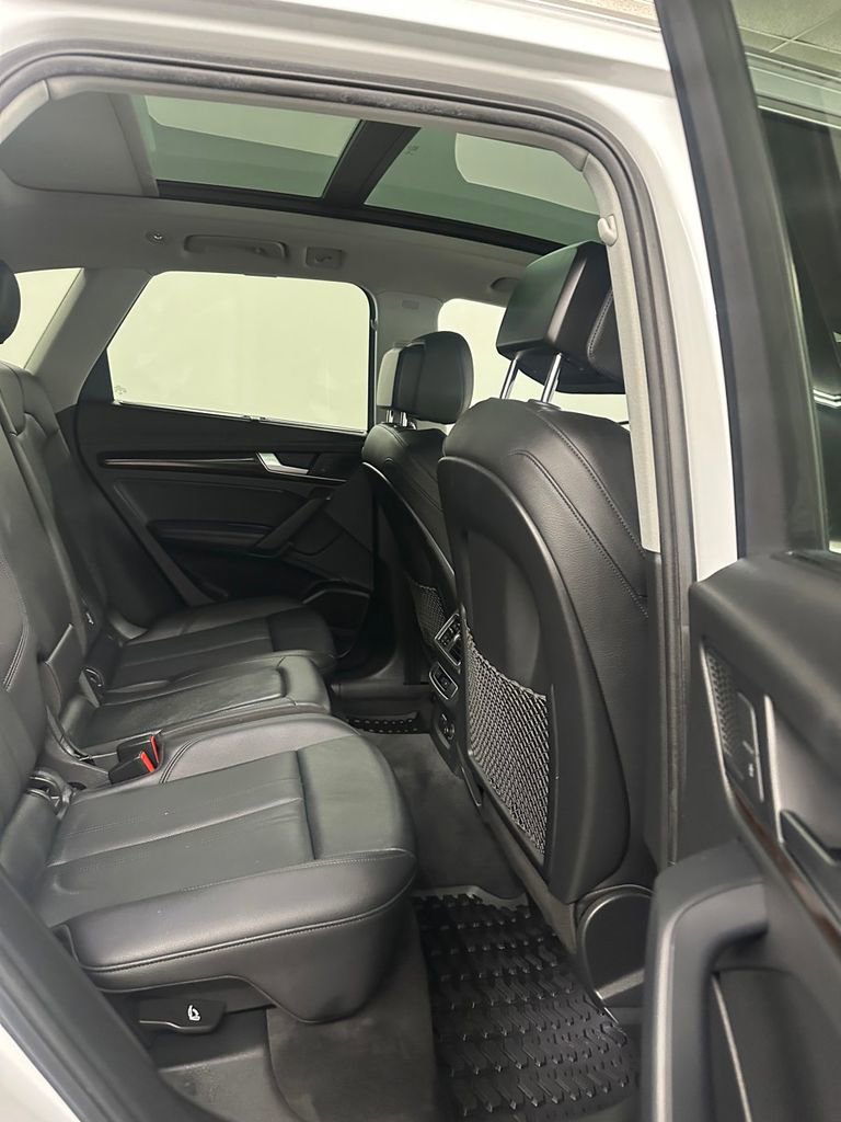 Used 2019 Audi Q5 2.0T Premium Plus w/ Premium Plus Package AWD/4WD image 34