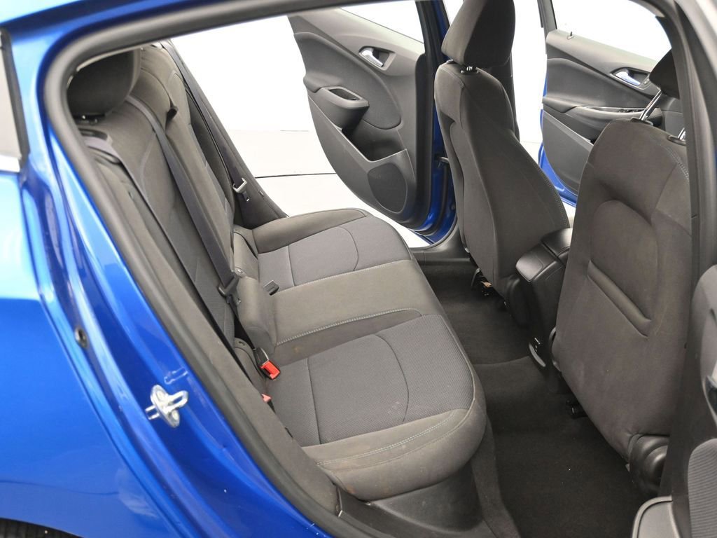 Used 2017 Chevrolet Cruze LT w/ Convenience Package image 12