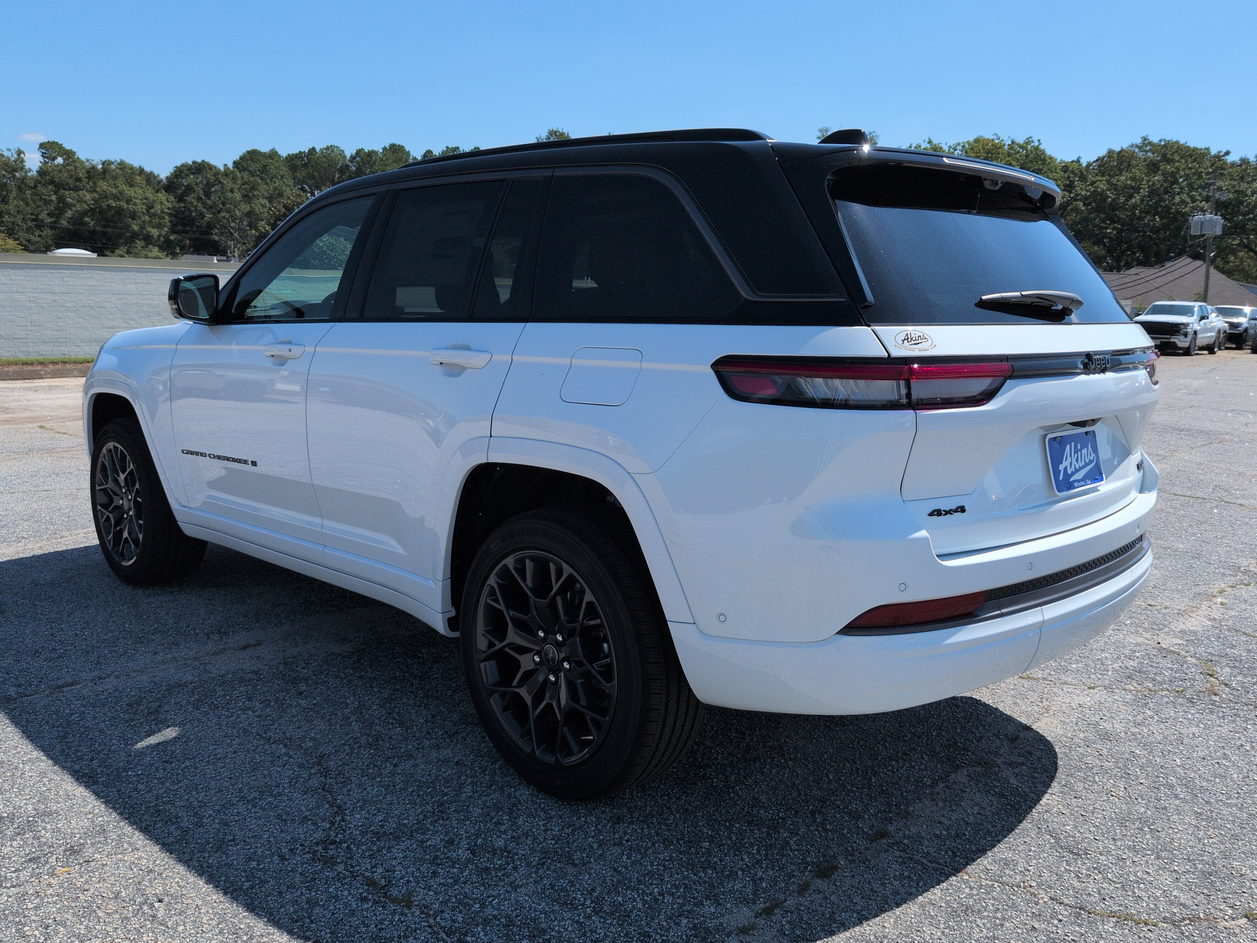 New 2027 Jeep Grand Cherokee Summit AWD/4WD image 5