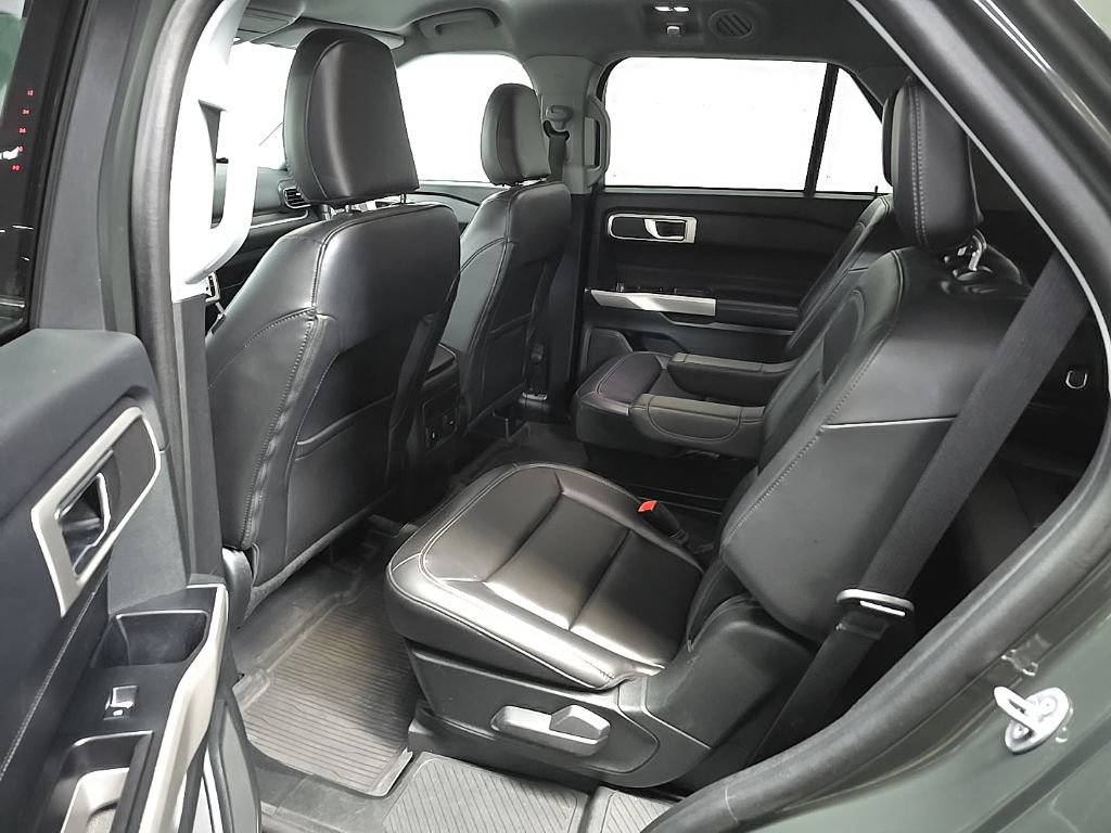 Used 2024 Ford Explorer XLT w/ Equipment Group 202A AWD/4WD image 36