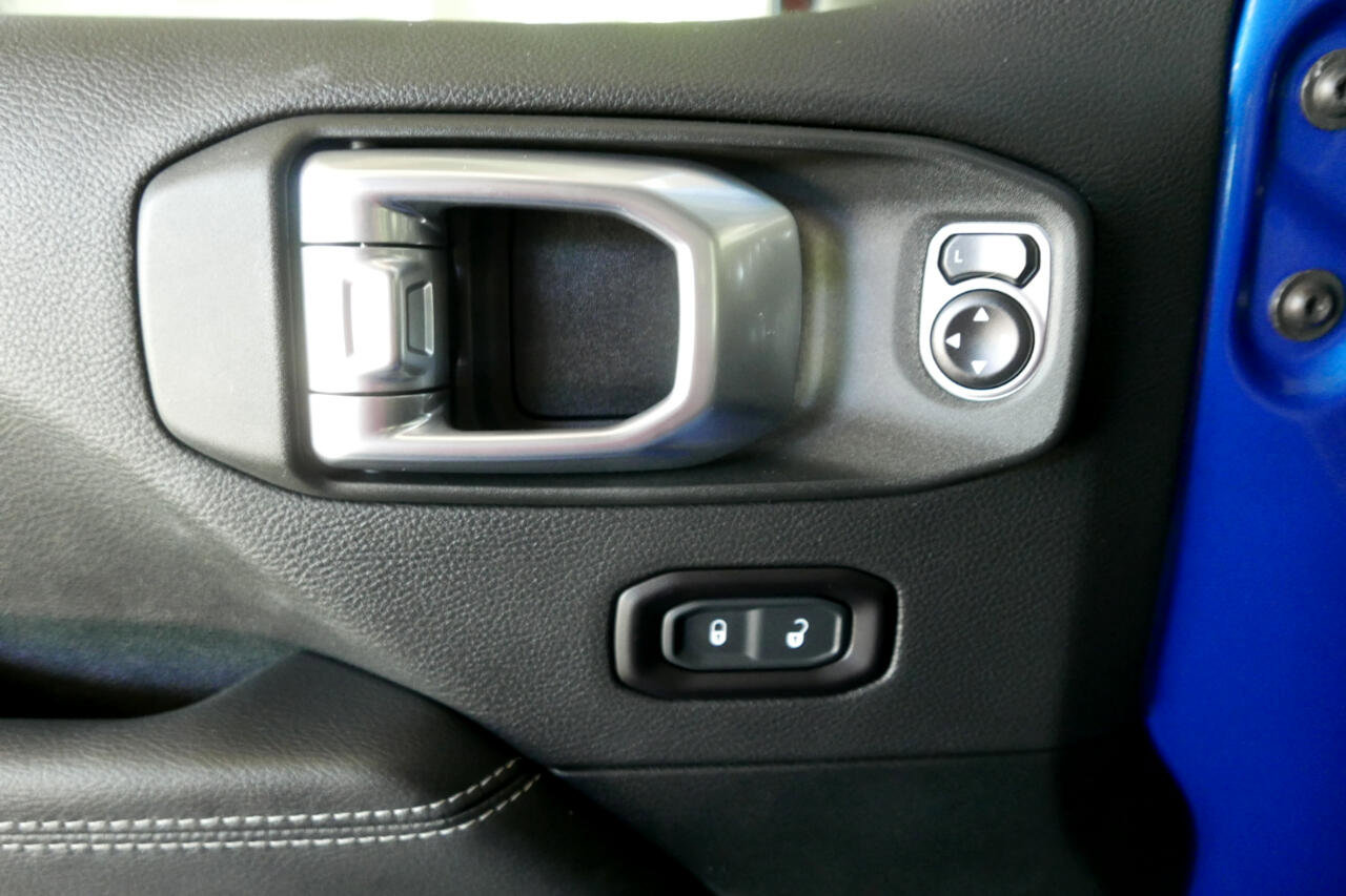 Used 2020 Jeep Gladiator Overland image 18