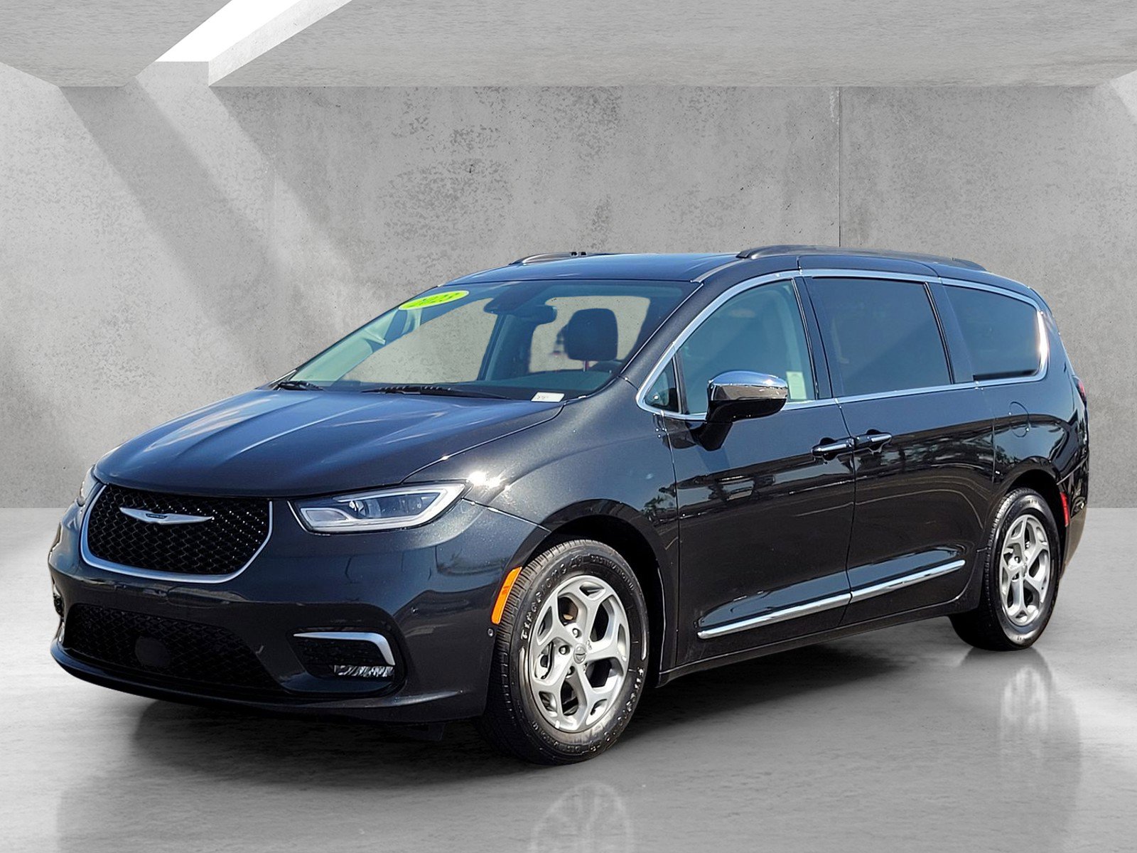 Used 2023 Chrysler Pacifica Limited image 8