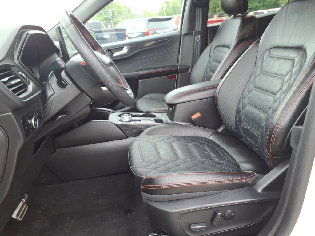 Used 2023 Ford Escape ST-Line Elite w/ Premium Technology Package AWD/4WD image 13
