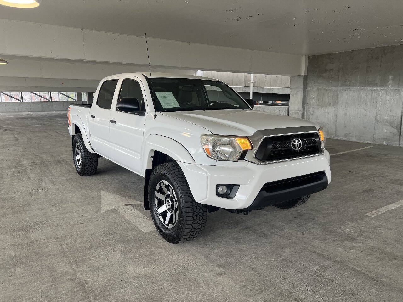 Used 2013 Toyota Tacoma 4x4 Double Cab w/ SR5 Pkg image 10