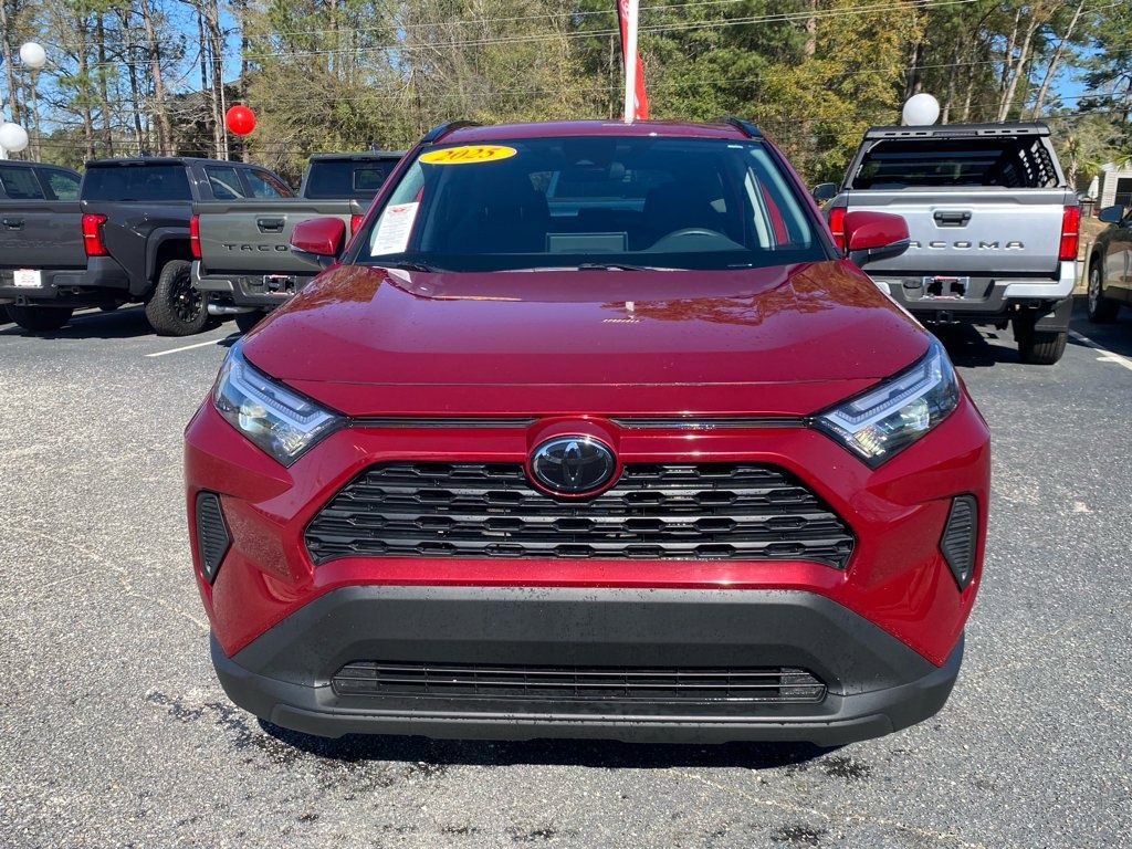 Used 2025 Toyota RAV4 XLE AWD/4WD image 19