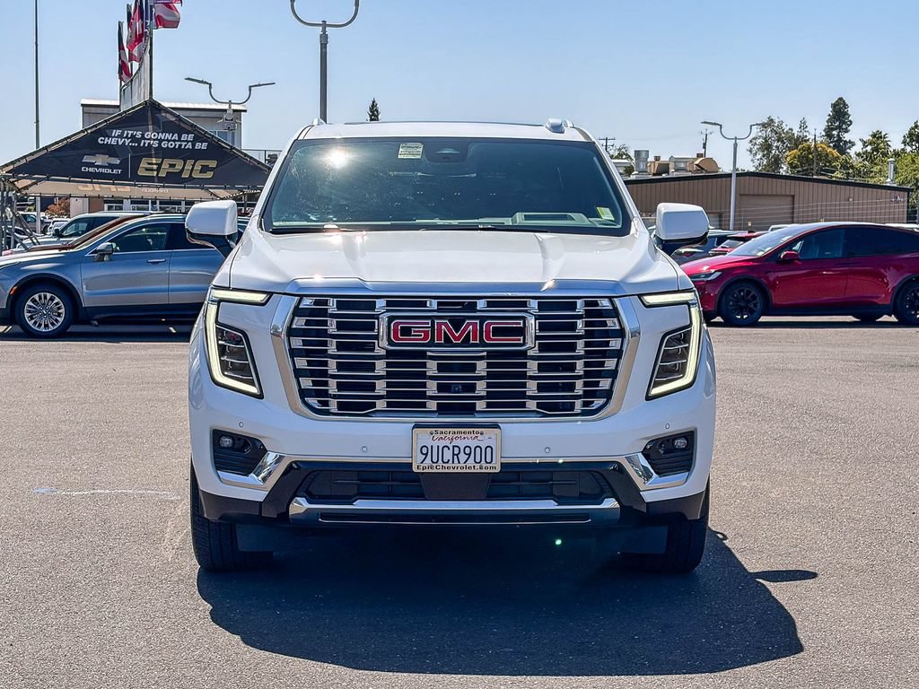 Used 2025 GMC Yukon Denali w/ Sun & Power Step Package AWD/4WD image 6
