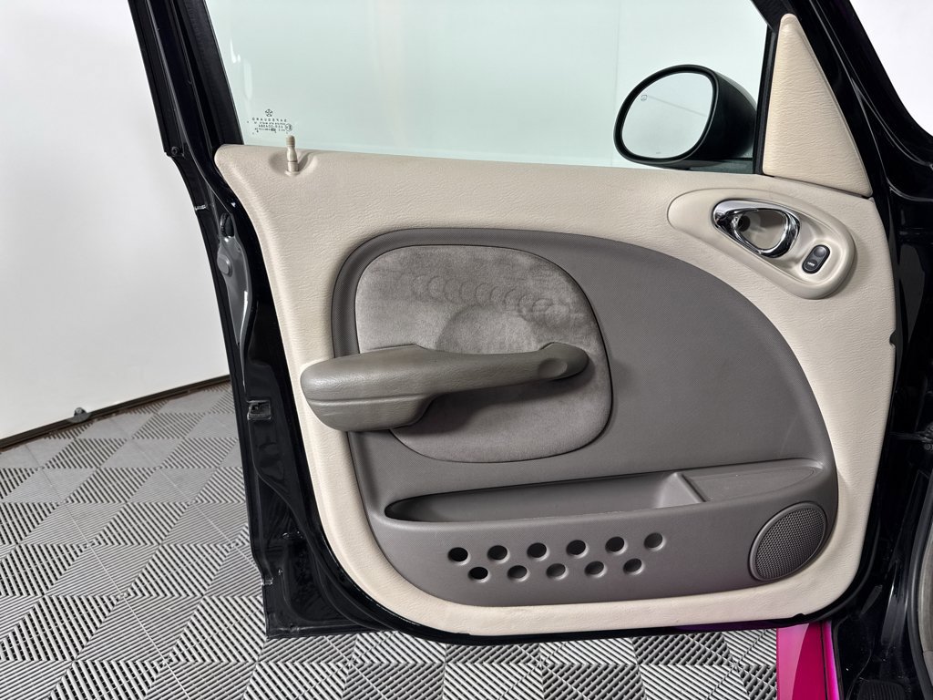 Used 2001 Chrysler PT Cruiser FWD image 24