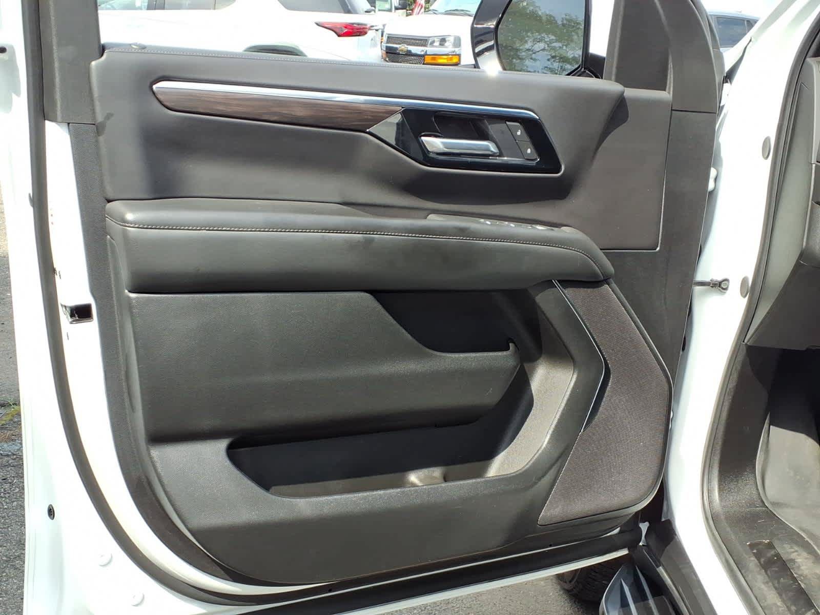 Certified 2025 Chevrolet Tahoe LS AWD/4WD image 10