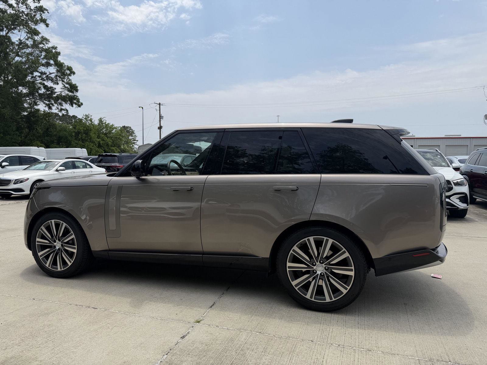 Used 2023 Land Rover Range Rover SE AWD/4WD image 15